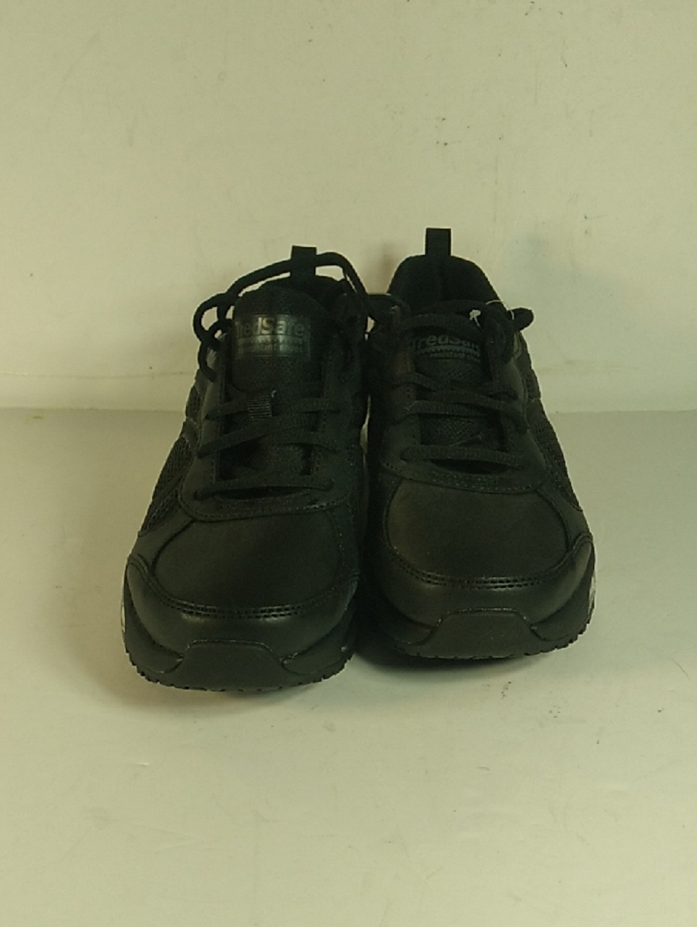 Woman Black Lace-Up Athletic Sneakers That' Slip Resistant Size 6.5 Sneakers.